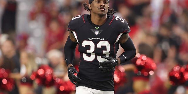 Arizona Cardinals cornerback Antonio Hamilton runs onto the field during an NFL preseason game at State Farm Stadium in Glendale, Arizona, on Aug. 21, 2022.