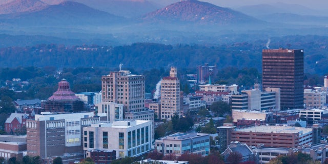 downtown Asheville, North Carolina skyline