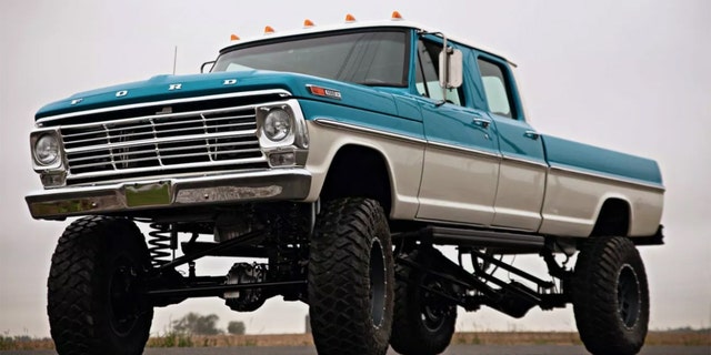 Gateway Bronco built a 1972 F-350 with a supercharged 1,000 hp Godzilla engine.