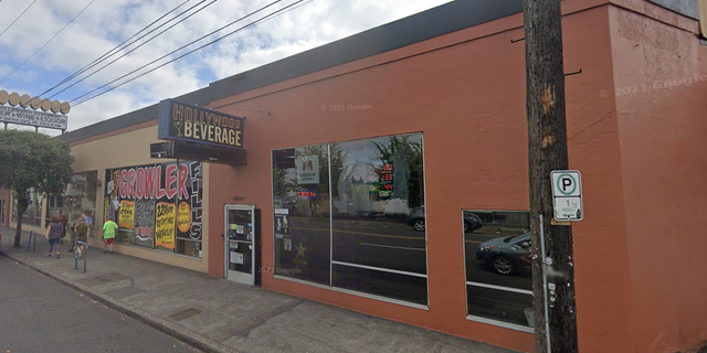 Exterior photo of Hollywood Beverage in Portland, Oregon.