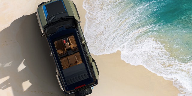 The Recon is equipped with a full panoramic fabric opening roof.