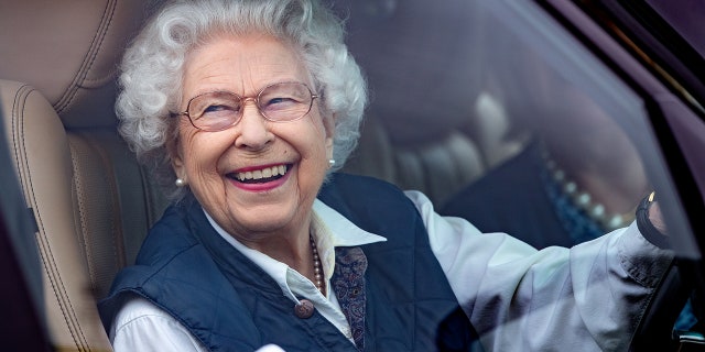 Elizabeth drove her Range Rover to the Royal Ascot in 2021.