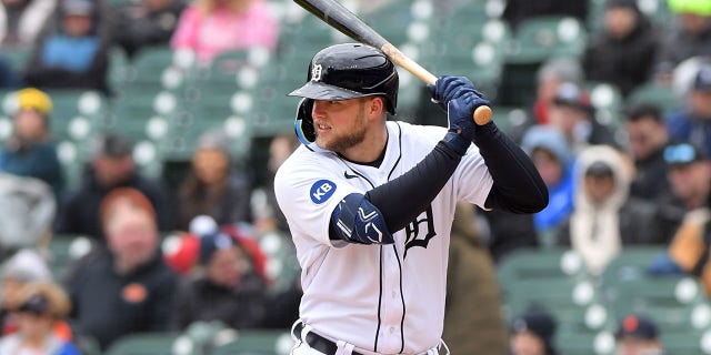 Austin Meadows #17 of the Detroit Tigers bats during the game against the Chicago White Sox at Comerica Park on April 9, 2022 in Detroit, Michigan.  The White Sox defeated the Tigers 5-2. 