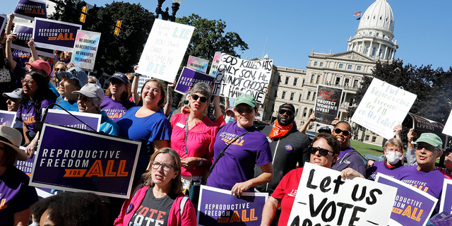 photo shows pro-abortion protesters in michigan