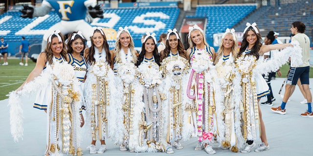 For High School Homecoming Mum S The Word Southern Tradition Takes   Mum Group Photo 