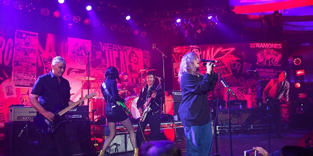 LOS ANGELES, CALIFORNIA - JANUARY 04: Violet Grohl, Dave Grohl, Beck, St. Vincent, Krist Novoselic and Pat Smear perform onstage during The Art of Elysium and We are Here Present Heaven is Rock and Roll at Hollywood Palladium on January 04, 2020 in Los Angeles, California. 