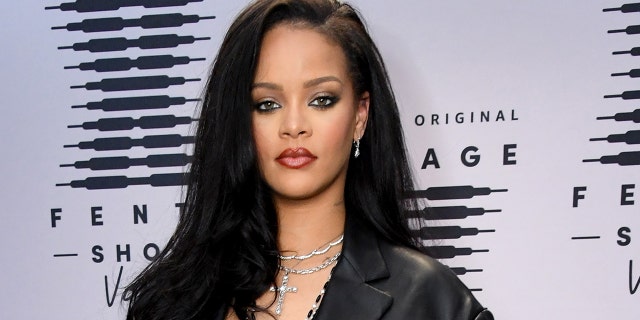 Rihanna encabezará el espectáculo de medio tiempo del Super Bowl en febrero, según la NFL.