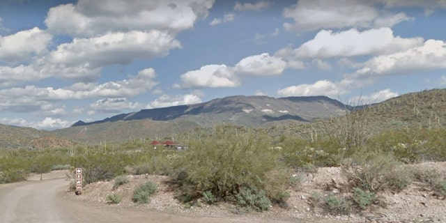 The Spur Cross Trailhead is located in Cave Creek, Arizona, a town about 32 miles north of Phoenix.