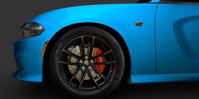 The Super Bee has a special fender logo and standard body cars will only be offered in B5 Blue.