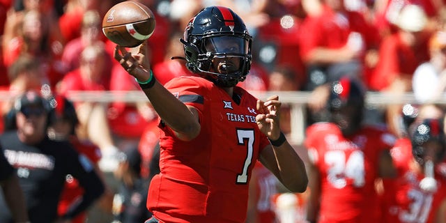 Texas Tech's Donovan Smith (7) passes the ball during the first half of an NCAA college football game against Texas, Saturday, Sept. 24, 2022, in Lubbock, Texas.
