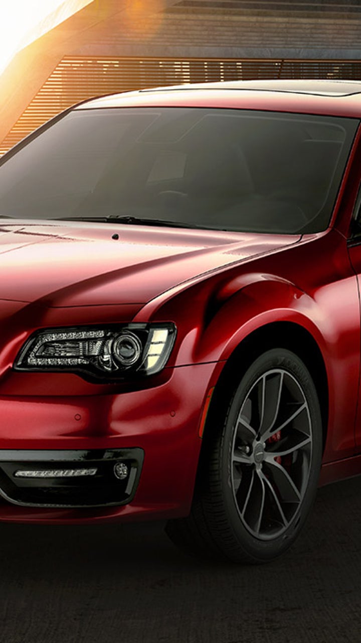 2023 Chrysler 300C unveiled as brand's last Hemi V8-powered