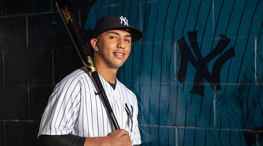 Yankees top prospect dazzles in first career at-bat