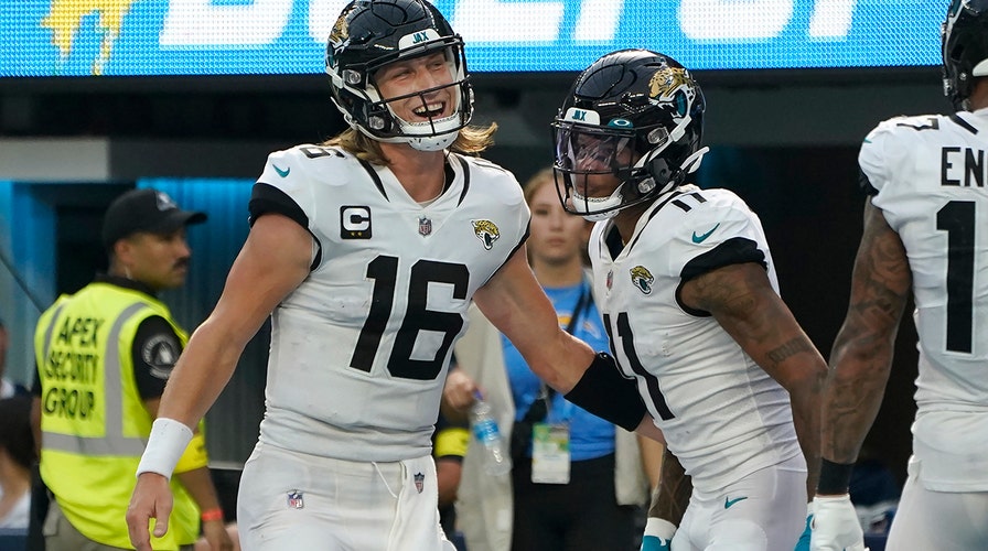 Trevor Lawrence thrives in Jaguars' rout of Chargers