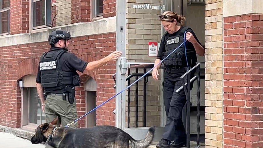 Boston Bomb investigators with police K9