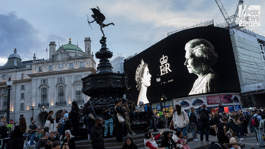 Piccadilly Circus billboards