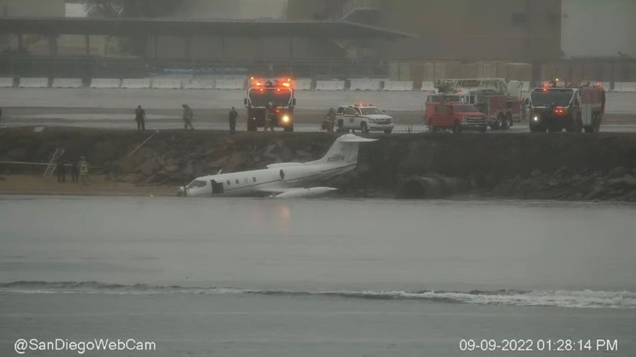 Plane Crashes Into San Diego Bay In California | Fox News