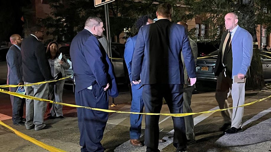 New York Girl, 17, Fatally Shot Outside Of Brooklyn Apartment; Suspects ...