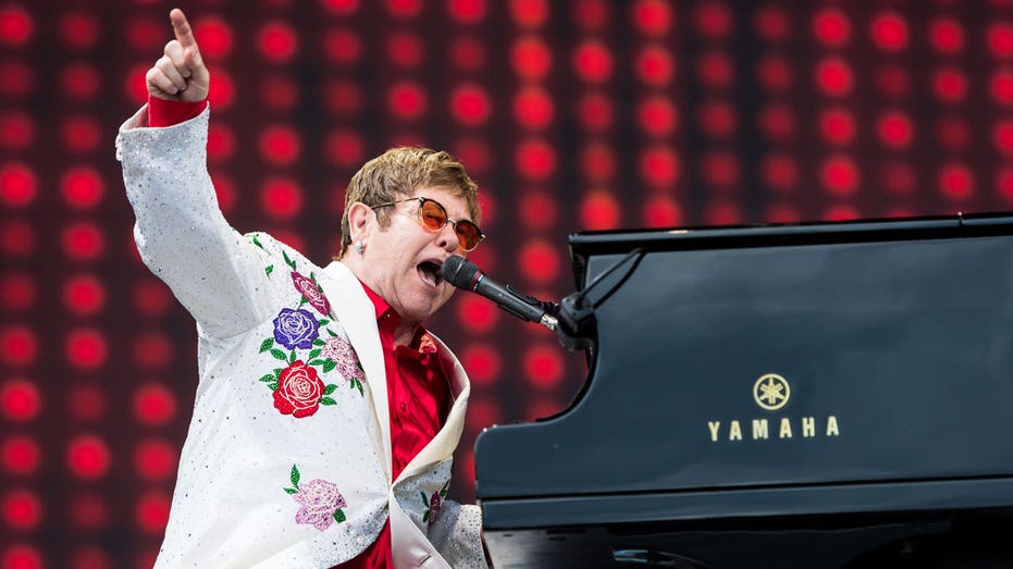 Elton John set to play at White House as part of farewell tour