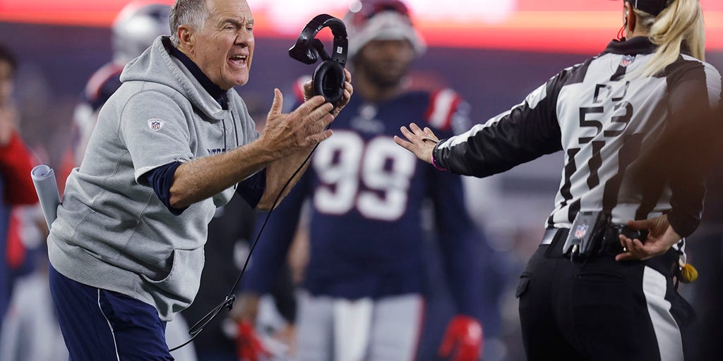 Salty Bill Belichick Jabs Media Over Fourth-Down Call After Patriots' Loss  to Eagles, Henry Herald Sports Illustrated Partner Content