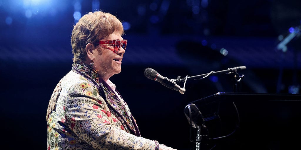 Elton John might be a Braves superfan - Sports Illustrated