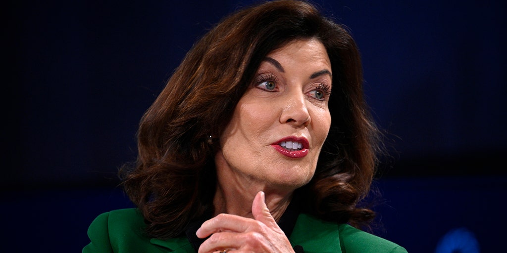 Conservative Twitter erupts over Kathy Hochul answers on New York crime, vaccines in debate: 'A disaster' - Vimarsana News