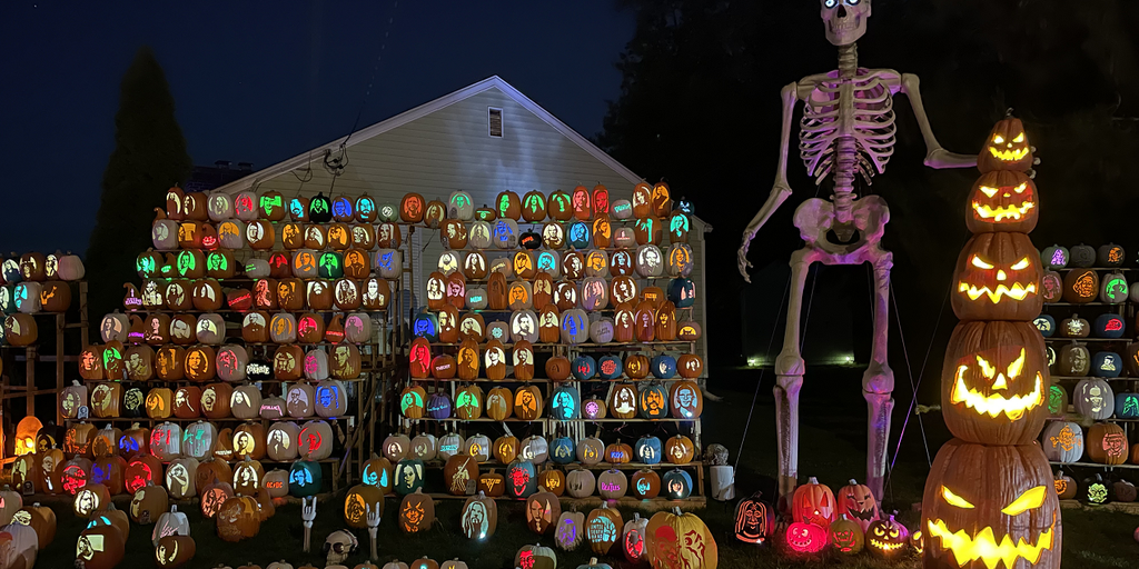 Rhode Island man's 'House of 1,000 Pumpkins' Halloween display aims to raise donations for cancer research - Vimarsana News