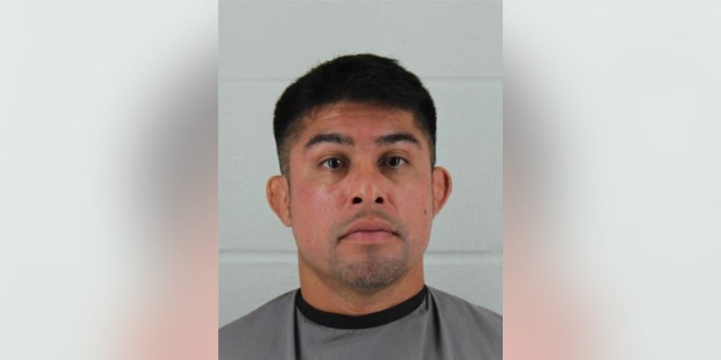 Kansas coach facing felony charges had sex with 17-year-old student at school multiple times - Vimarsana News