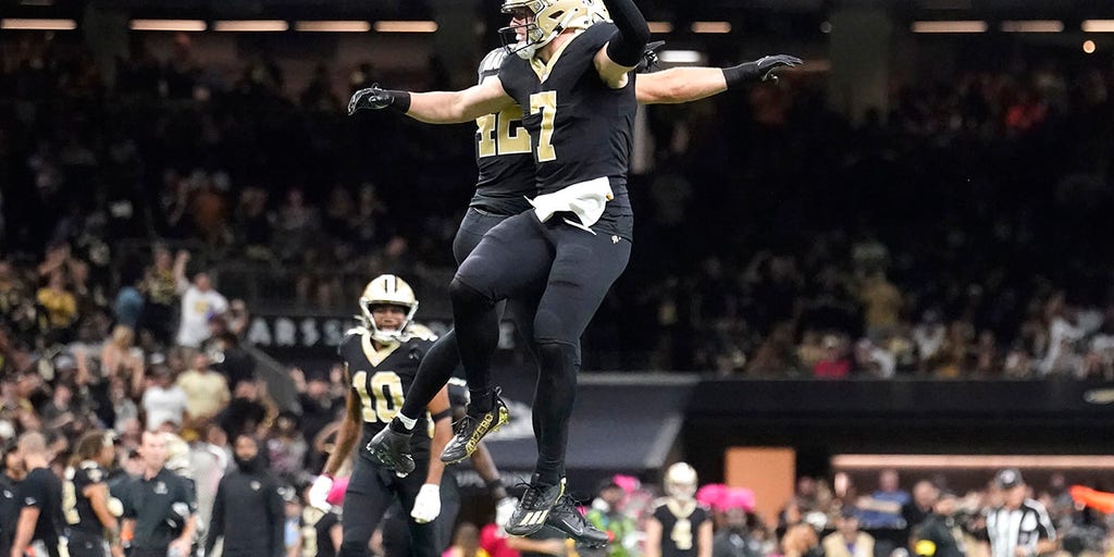 Tight end's 3 catches delight Saints' crowd