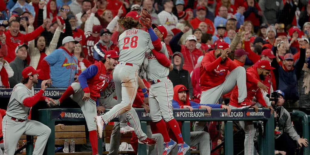 Magical era of Cardinals baseball ends with a whimper as Phillies