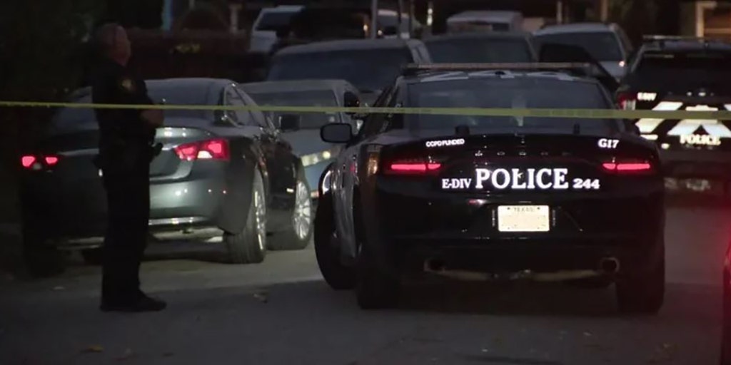 Texas man killed after pointing gun at Fort Worth officer, police say - Vimarsana News