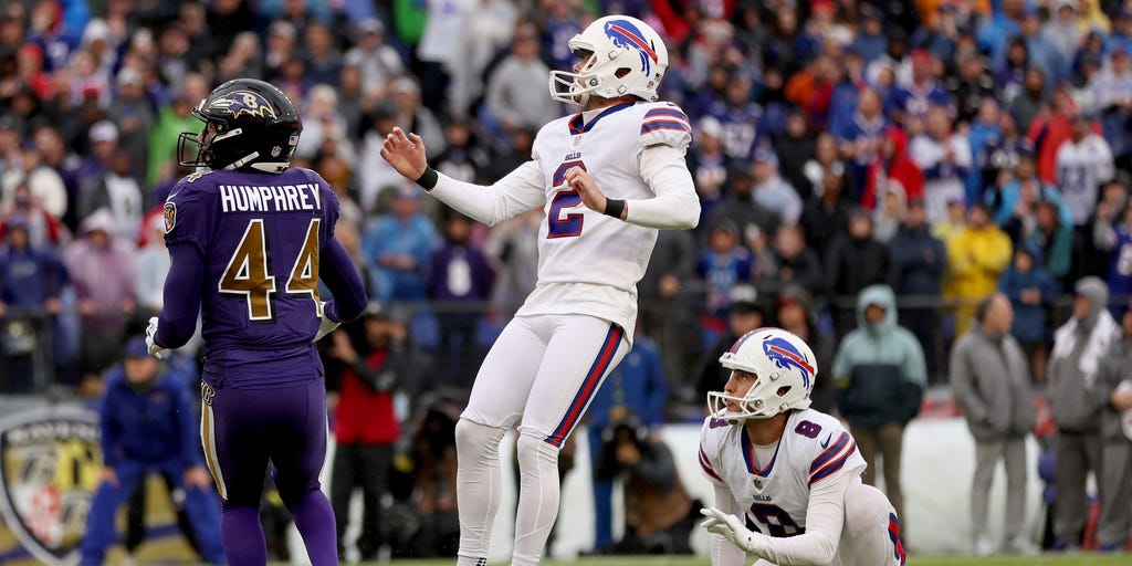 Lamar Jackson plays pinball with Buffalo Bills for amazing completion