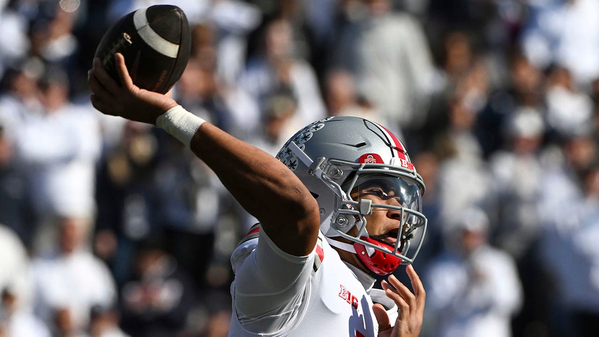 CJ Stroud fires a pass