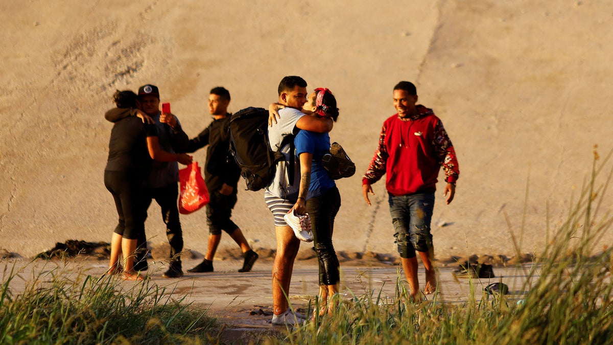 Venezuelan migrant couple El Paso, Texas