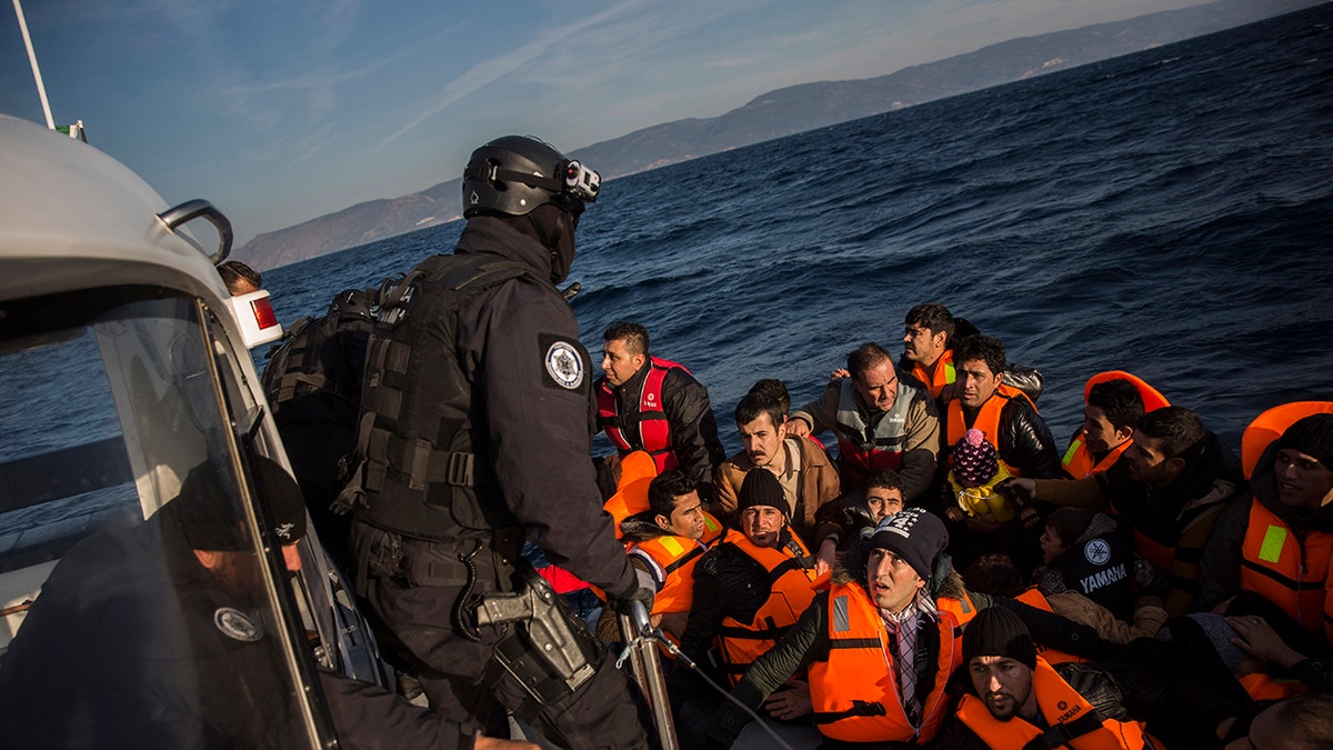 Frontex reaches migrants