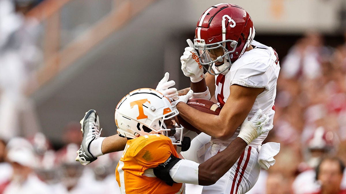 Alabama receiver who struck female Tennessee fan last week gets