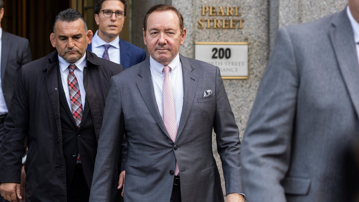 Kevin Spacey leaves New York courtroom