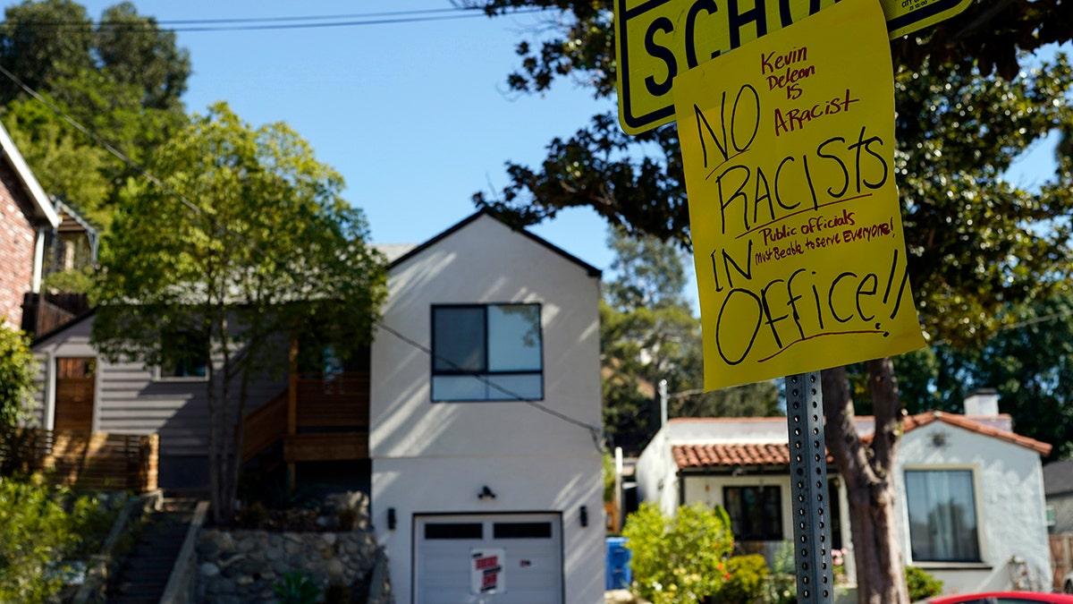 Protester sign by Kevin de León's LA home