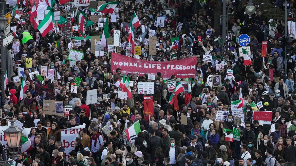 Iran protests trigger solidarity rallies in US, Europe | Fox News