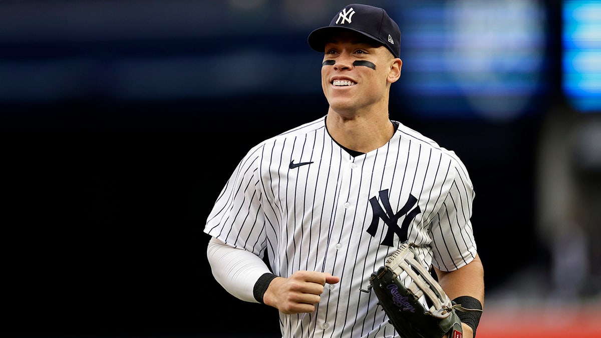 Aaron Judge runs to the dugout