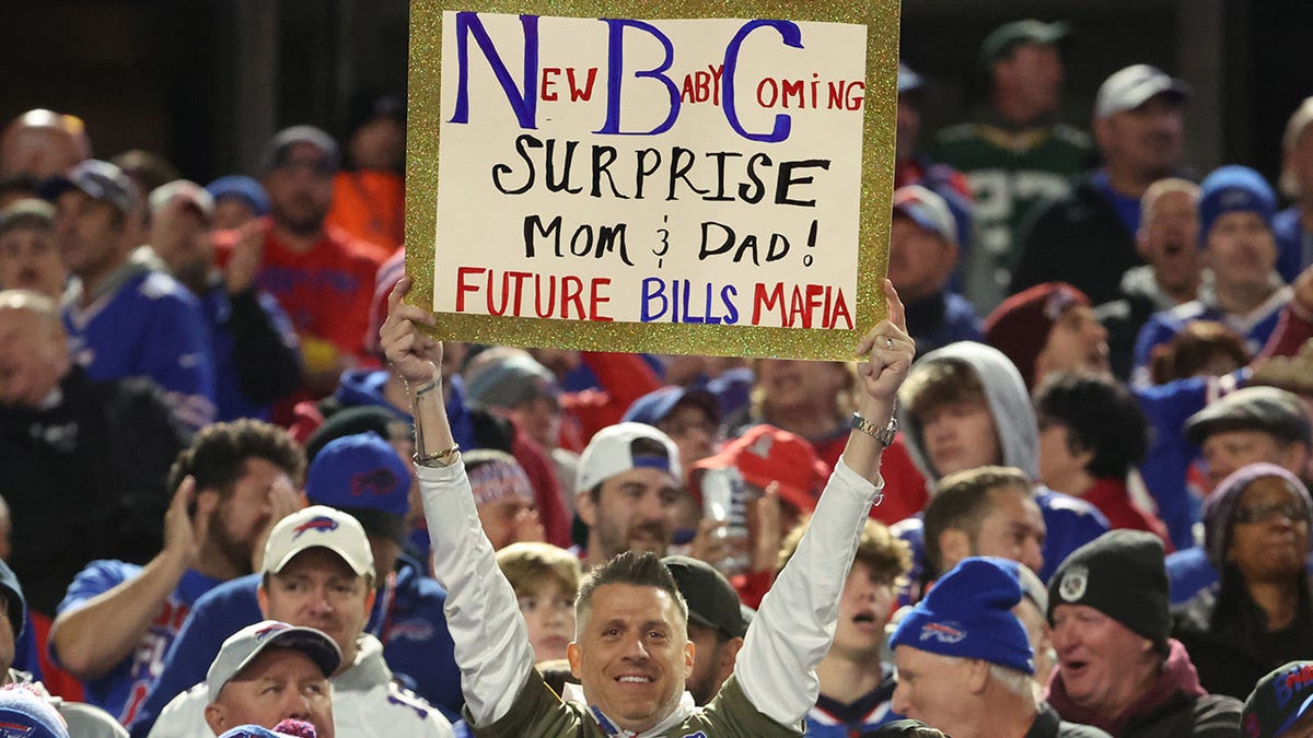 Bills fan makes special announcement