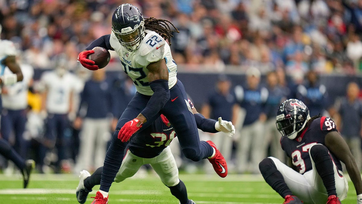 Derrick Henry stakes claim to RB1 role with record breaking performance -  Music City Miracles