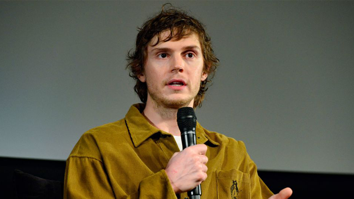 Evan Peters speaking at an event