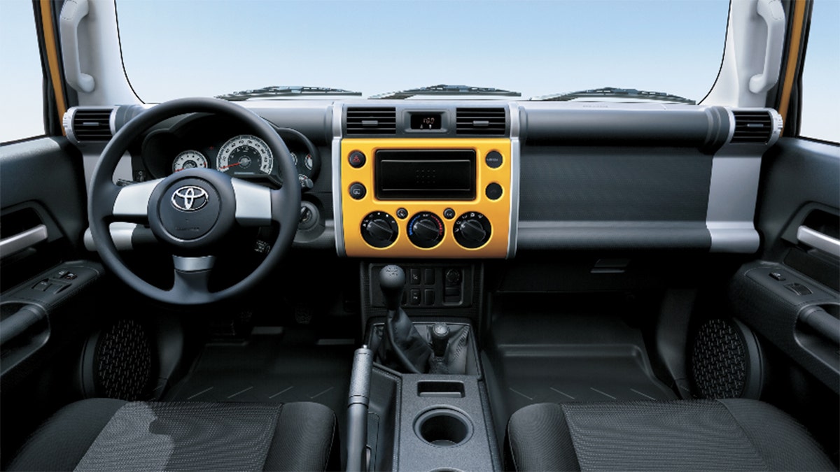 Toyota FJ dashboard