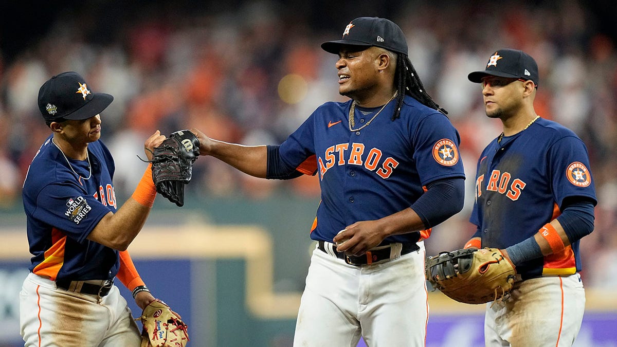 Framber Valdez, 'totally focused' after sluggish start to ALCS, carries  Houston Astros to 3-2 lead - ESPN