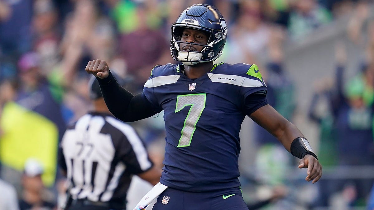 Geno Smith pumps his first