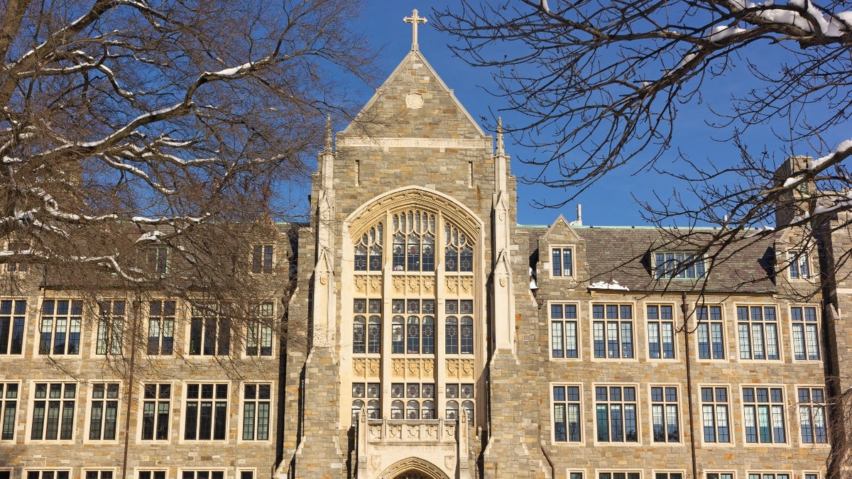 White-Gravenor Hall of Georgetown University