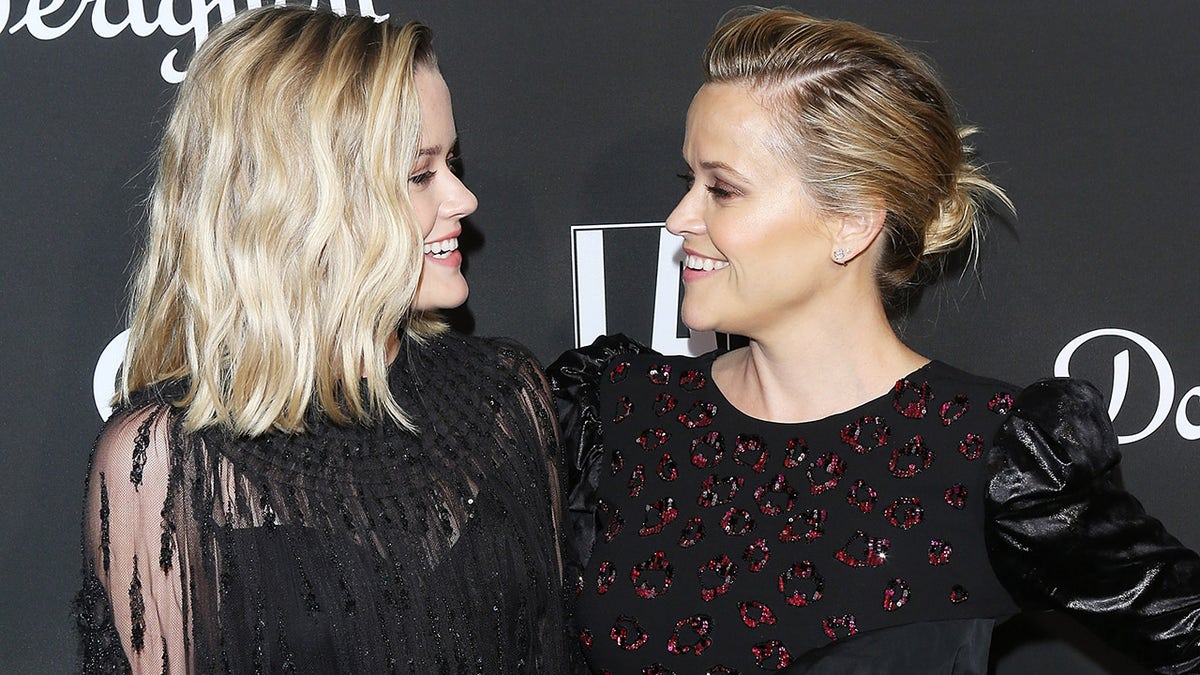 Reese Witherspoon on the red carpet with Ava Phillippe