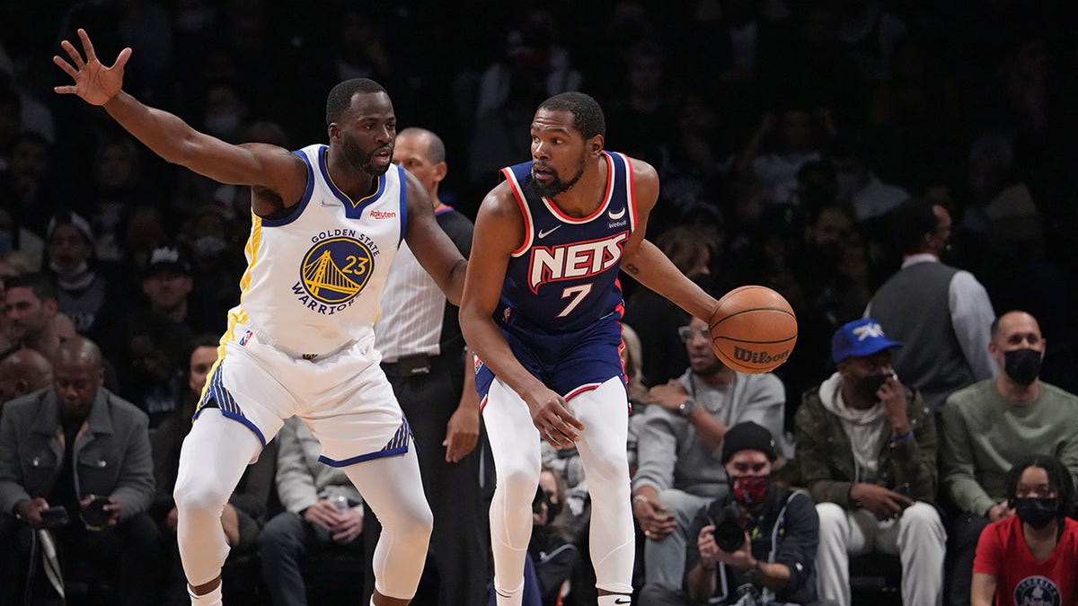 Kevin Durant goes ultra-competitive on kids 