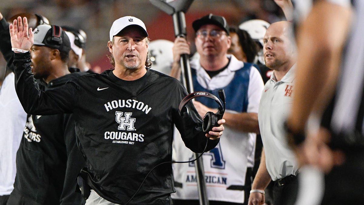 Houston head coach Dana Holgorsen against Tulane