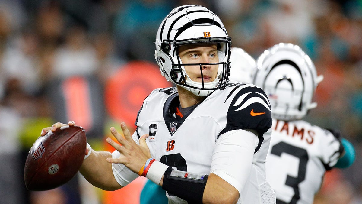 Cincinnati Bengals quarterback Joe Burrow against the Dolphins